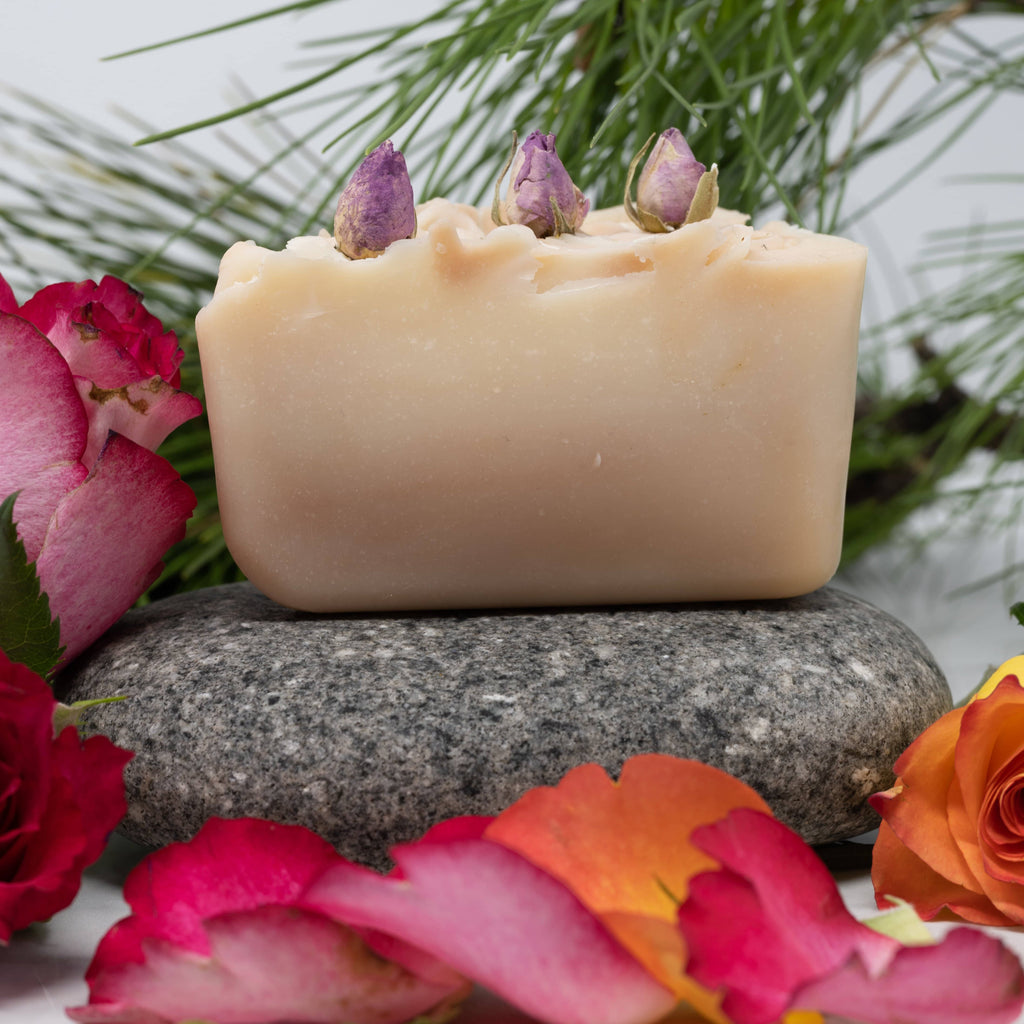 'Blooming Marvellous' Soap 150g - Rose buds & Rose Geranium - Clearstone